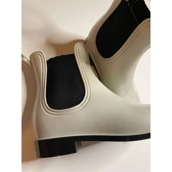 White and black rain boots - Picture 3 of 7